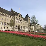 Viktoria 別荘 *